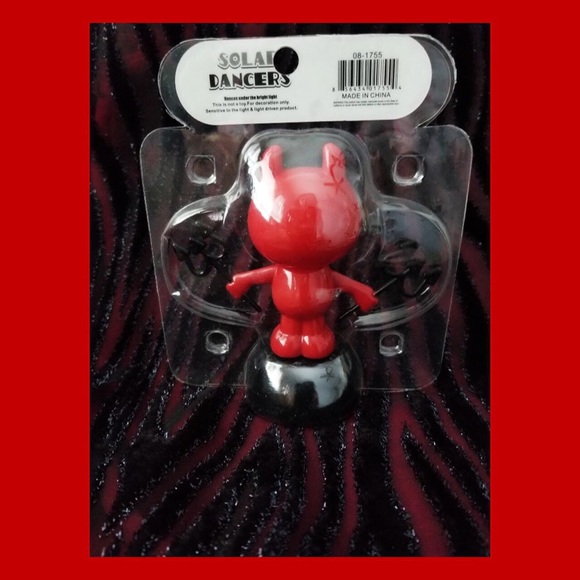 Solar Powered Dancing Red Devil RETRO Novelty MINT NIP - Picture 3 of 4